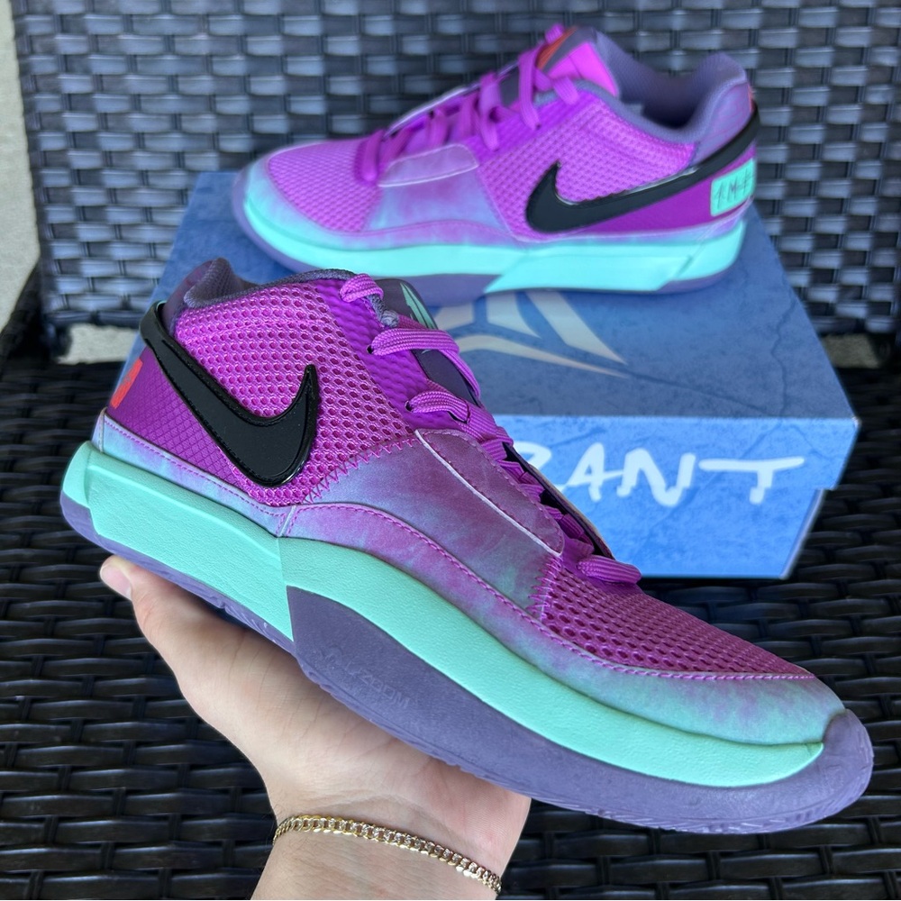 NIKE JA 1 CHRISTMAS Size 7